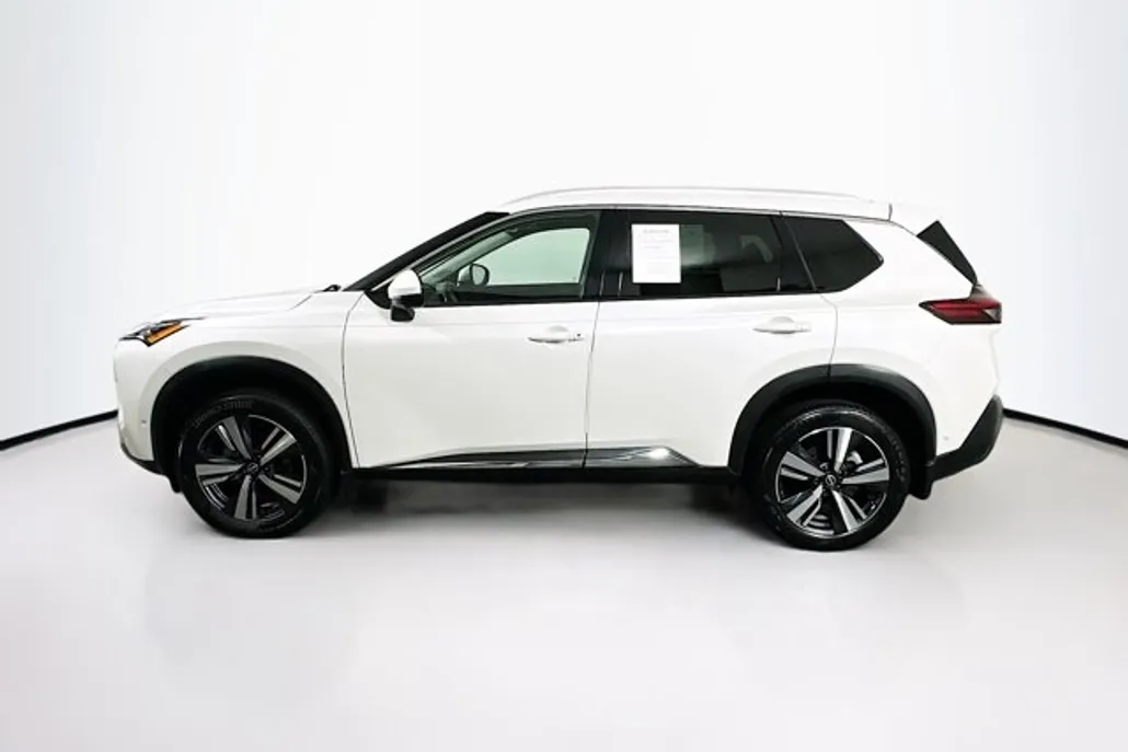 2022 Nissan Rogue SL photo 1