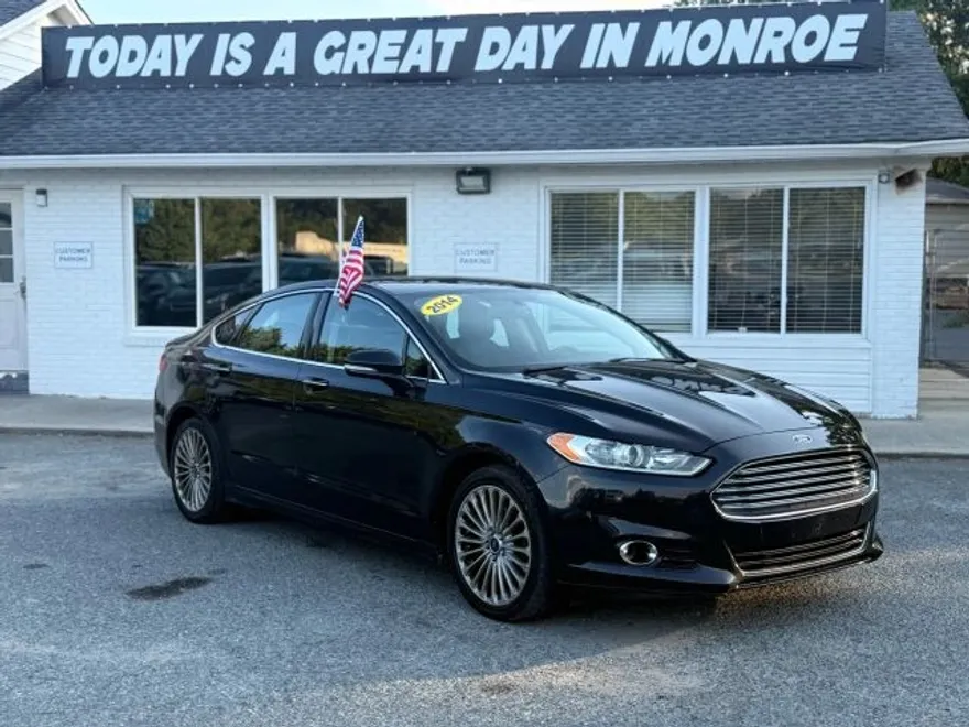 2014 Ford Fusion Titanium photo 1