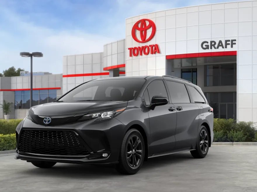 2025 Toyota Sienna XSE photo 1