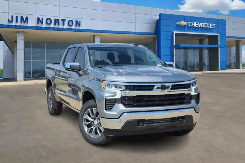 2026 Chevrolet Silverado LT photo 1
