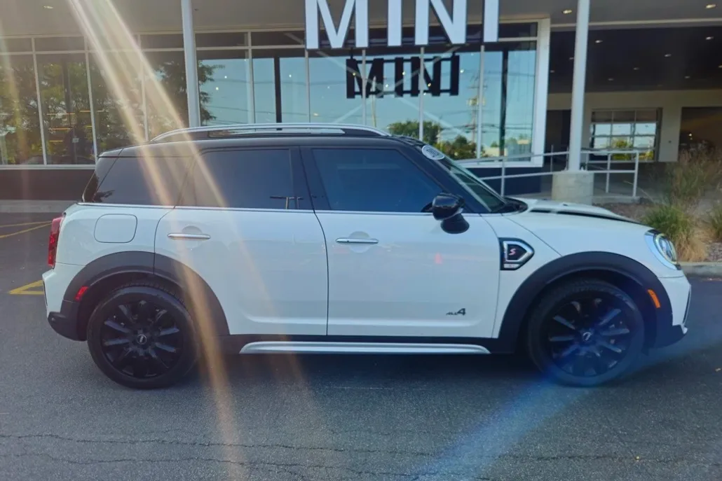 2024 Mini Cooper S ALL4 photo 1