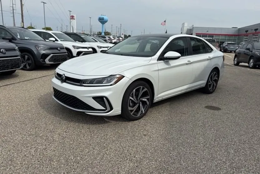2025 Volkswagen Jetta 1.5T SEL photo 1