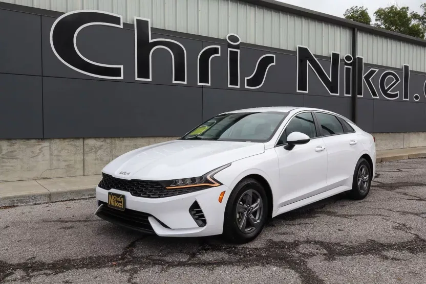 2023 Kia K5 LXS photo 1