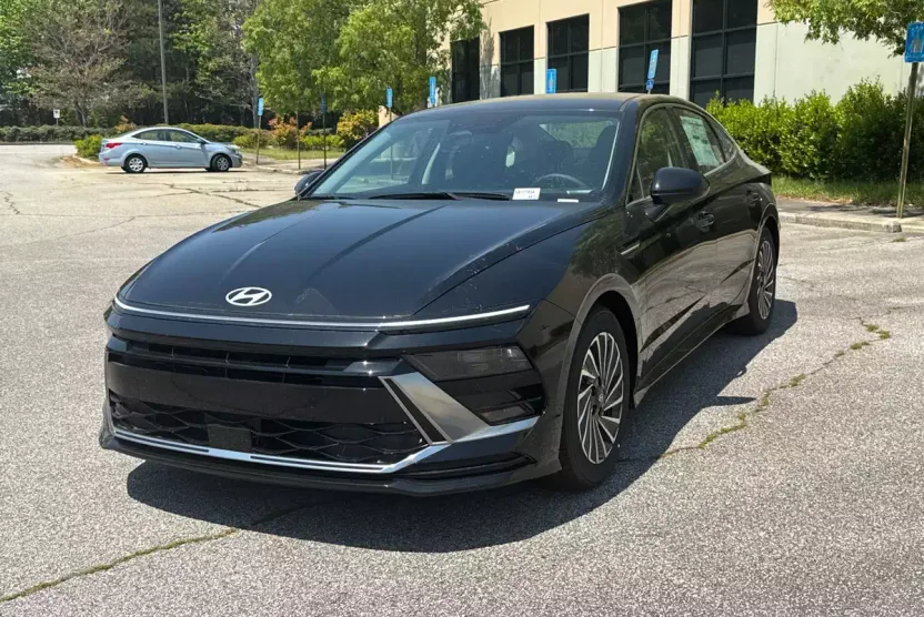2025 Hyundai Sonata Hybrid SEL photo 1