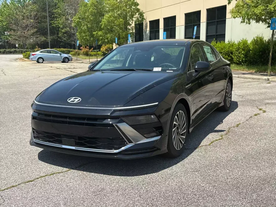 2025 Hyundai Sonata Hybrid SEL photo 1