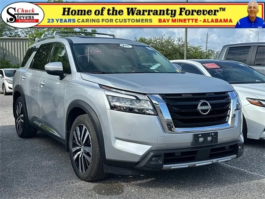 2023 Nissan Pathfinder Platinum photo 1