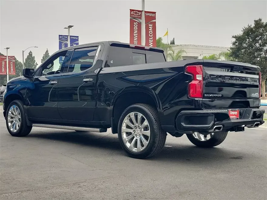 2022 Chevrolet Silverado 1500 High Country photo 1