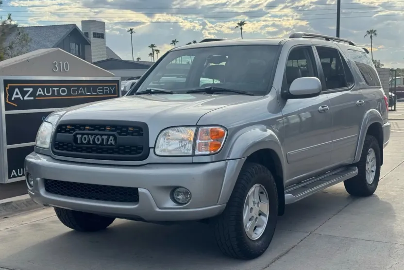 2002 Toyota Sequoia Limited Sport photo 1