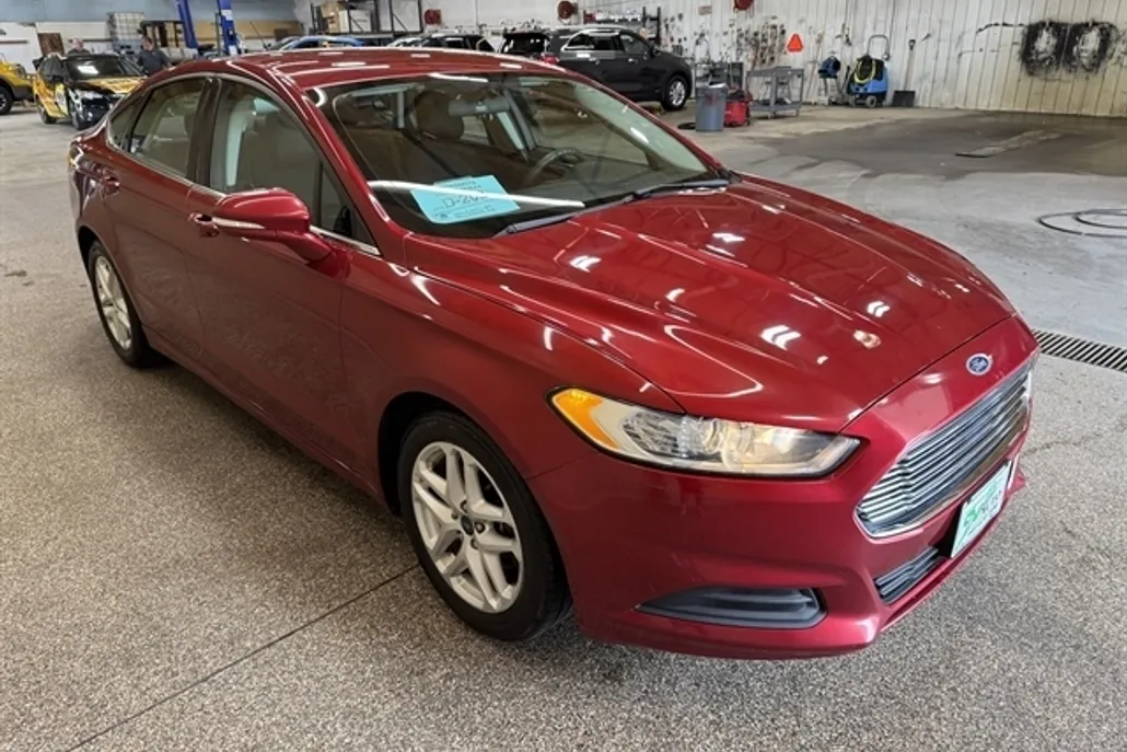 2014 Ford Fusion SE photo 1