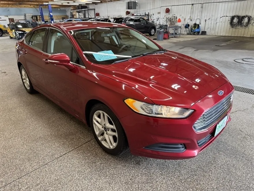 2014 Ford Fusion SE photo 1