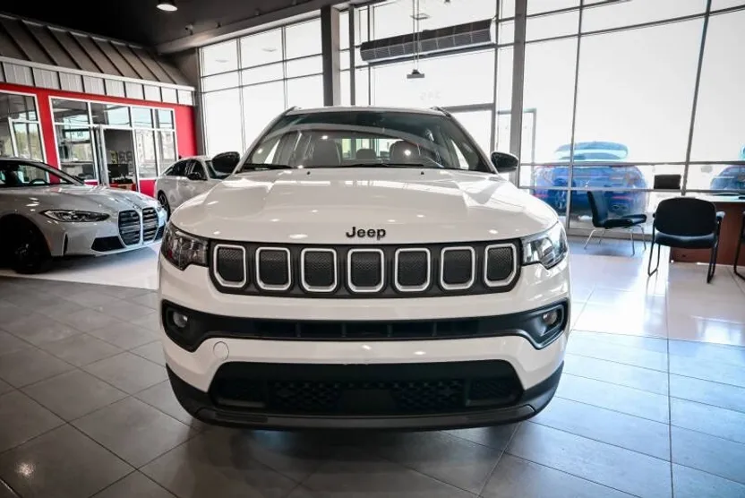 2022 Jeep Compass Latitude photo 1