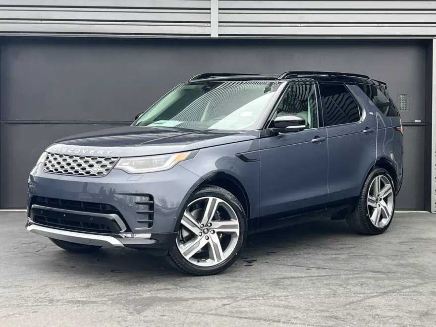 2025 Land Rover Discovery Metropolitan Edition photo 1