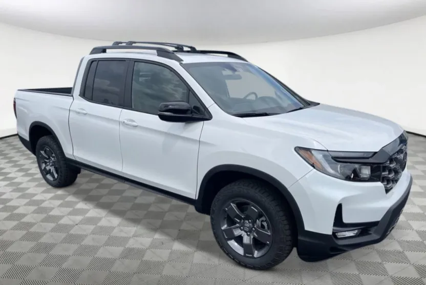 2025 Honda Ridgeline TrailSport photo 1