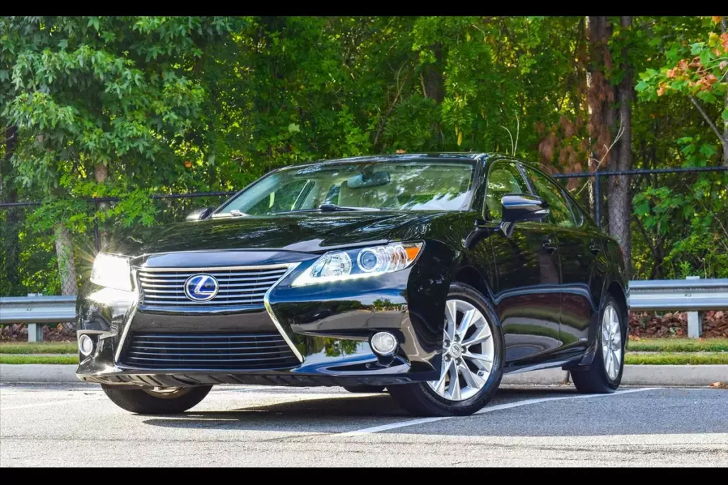 2013 Lexus ES 300h photo 1