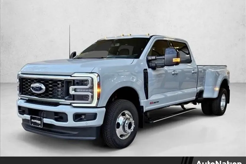 2026 Ford F-350 Platinum photo 1