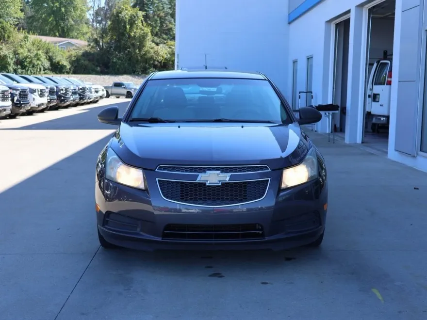 2011 Chevrolet Cruze LS photo 1
