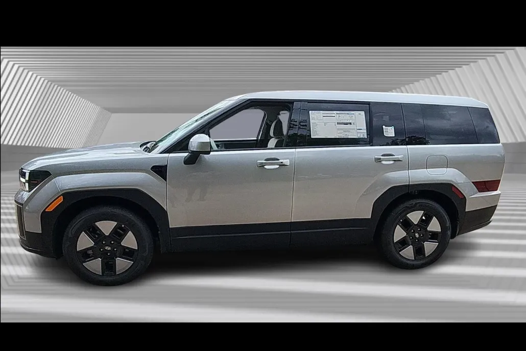 2026 Hyundai Santa Fe SE photo 1