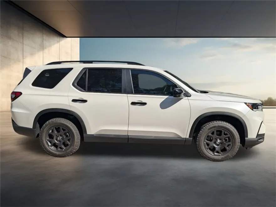 2025 Honda Pilot TrailSport photo 1