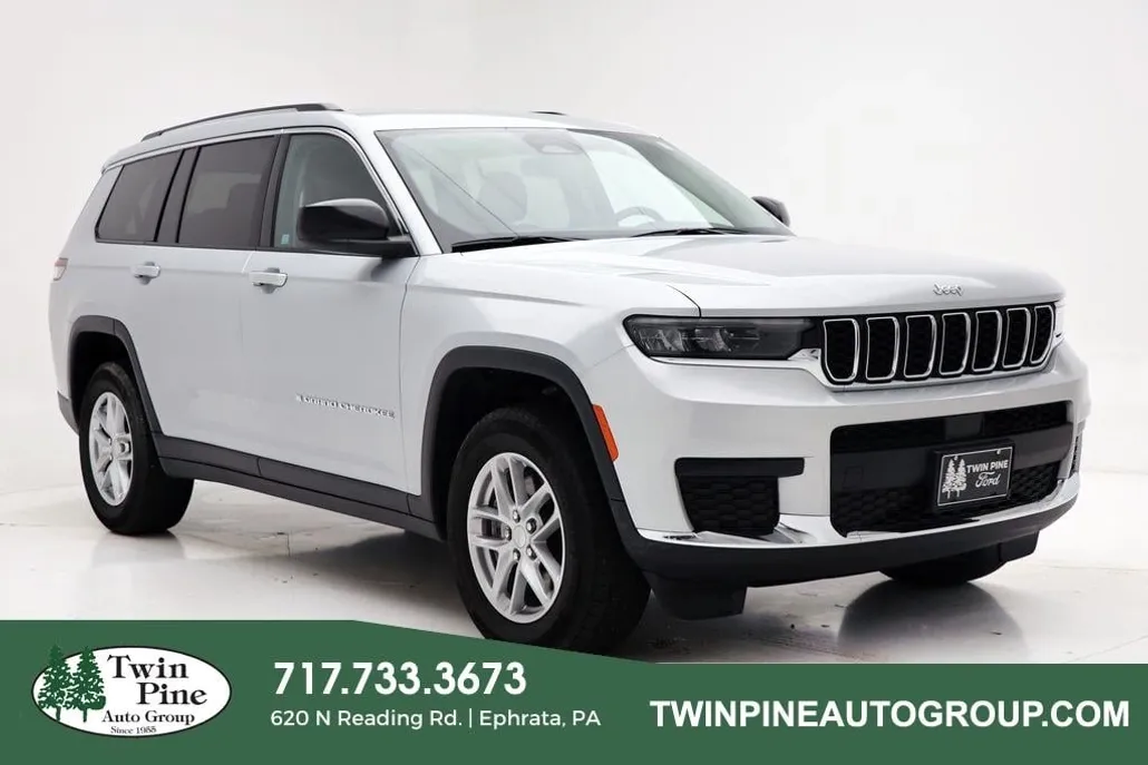 2023 Jeep Grand Cherokee Laredo photo 1