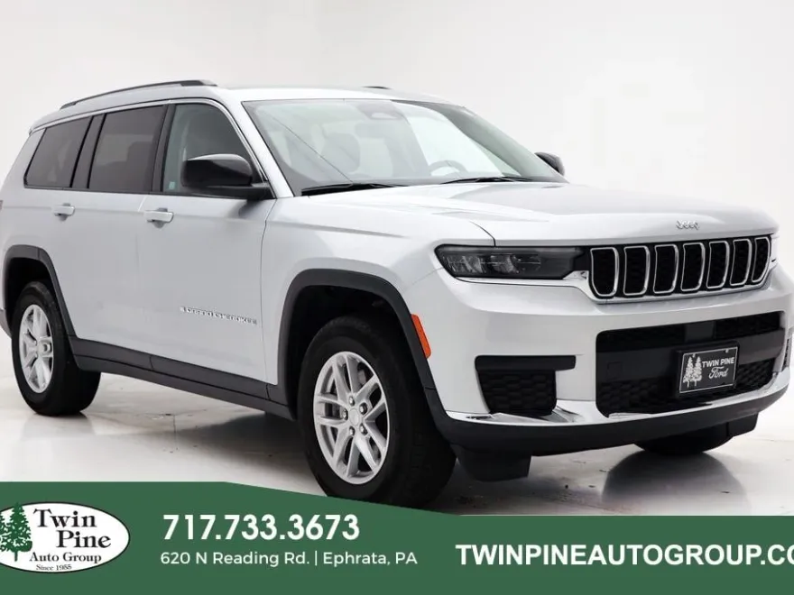 2023 Jeep Grand Cherokee Laredo photo 1