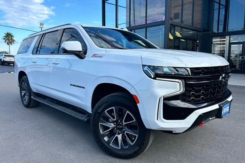 2024 Chevrolet Suburban Z71 photo 1