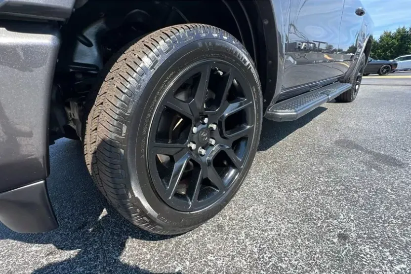 2021 Ram 1500 Laramie photo 1