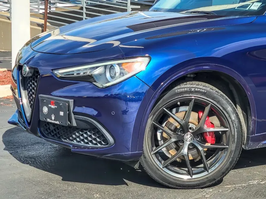 2021 Alfa Romeo Stelvio Ti photo 1