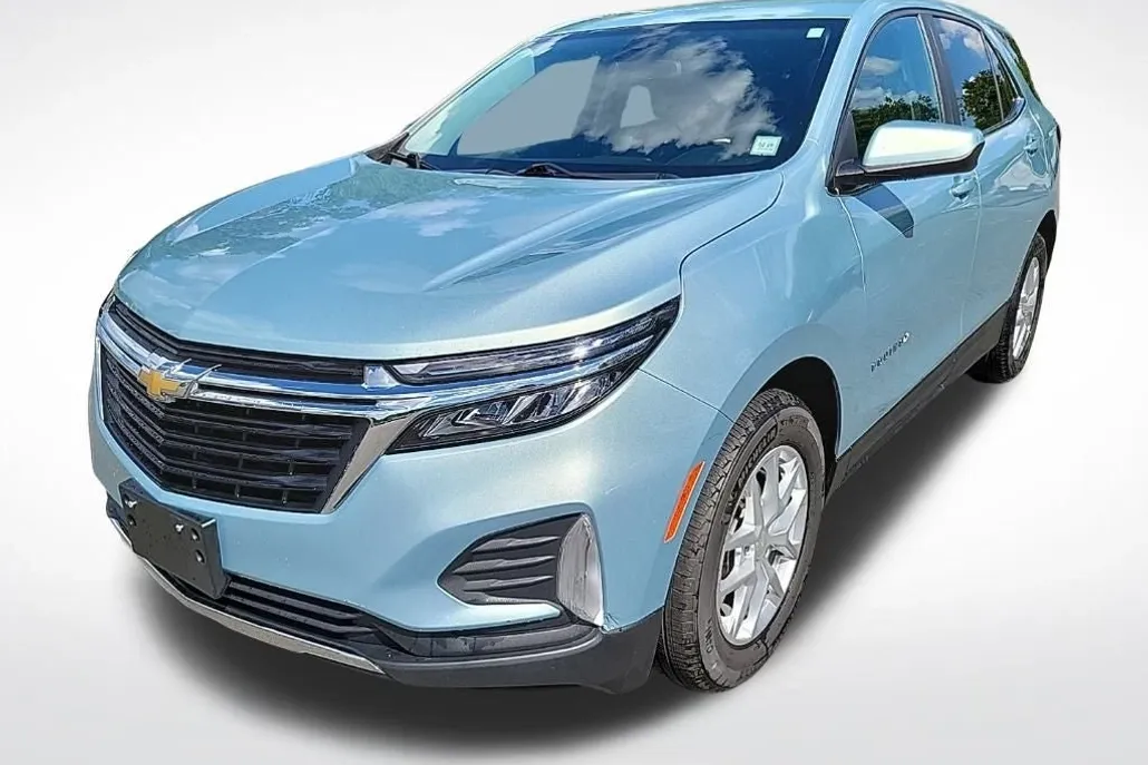 2022 Chevrolet Equinox LT photo 1