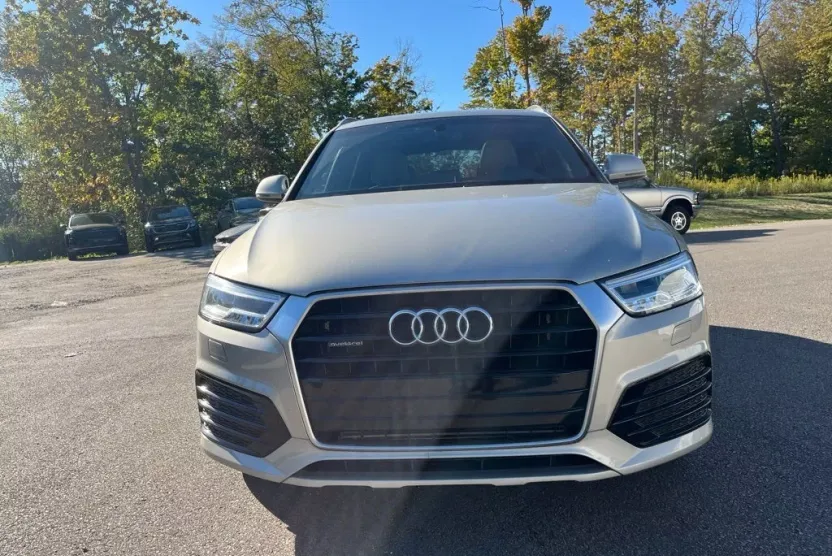 2016 Audi Q3 Prestige photo 1