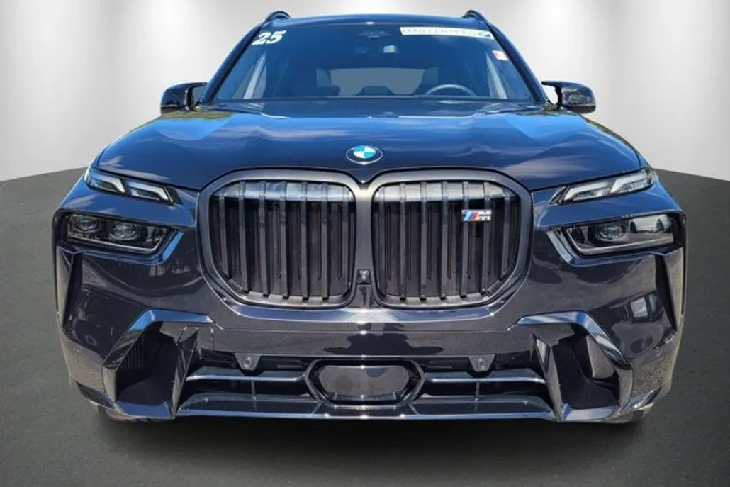 2025 Bmw X7 M60i photo 1