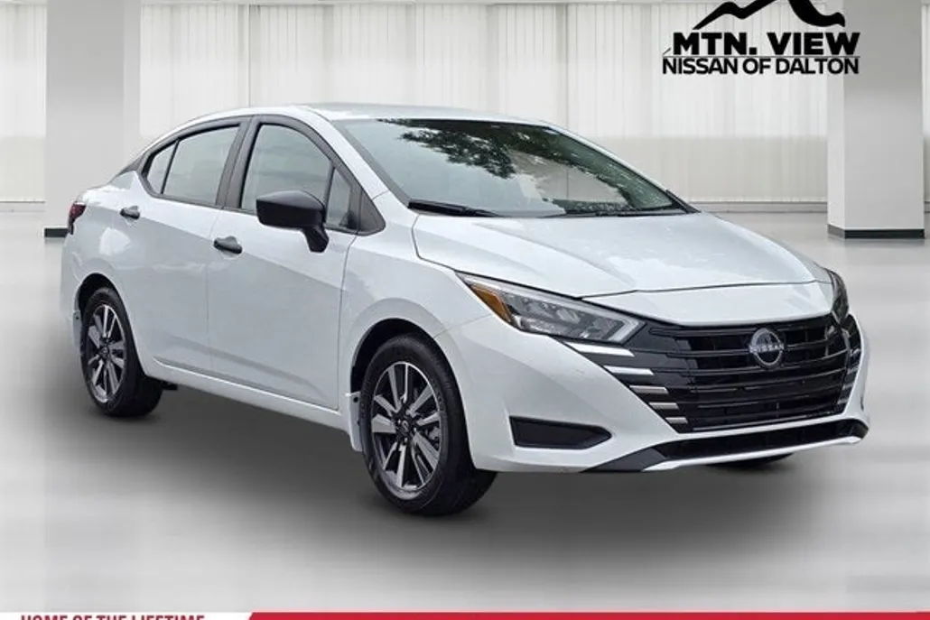 2025 Nissan Versa S photo 1