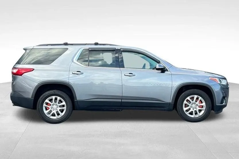 2020 Chevrolet Traverse Leather photo 1