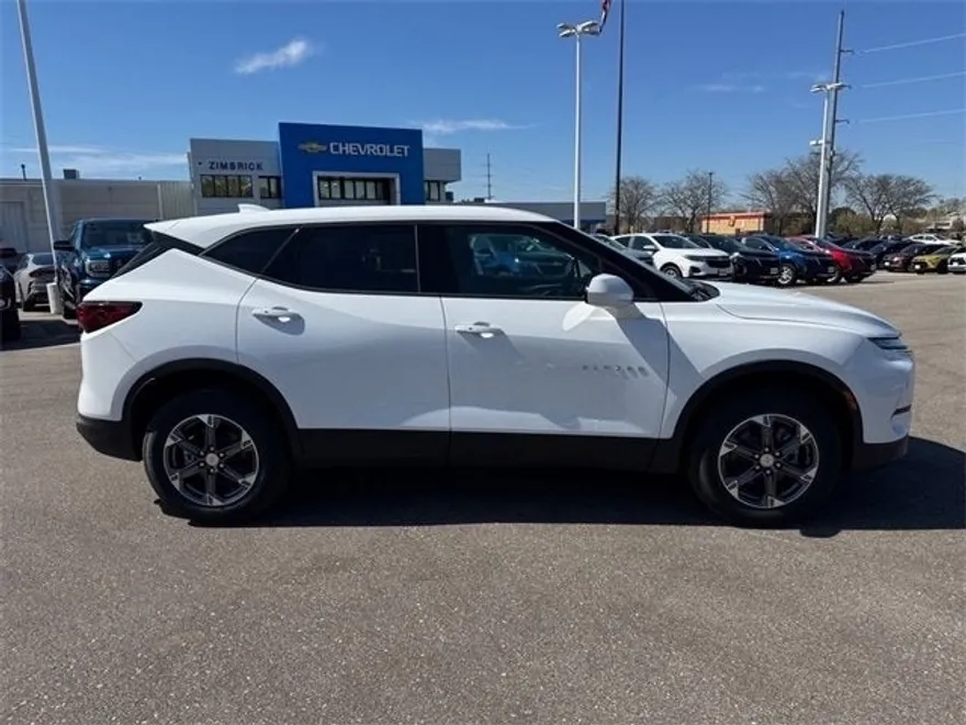 2025 Chevrolet Blazer 2LT photo 1