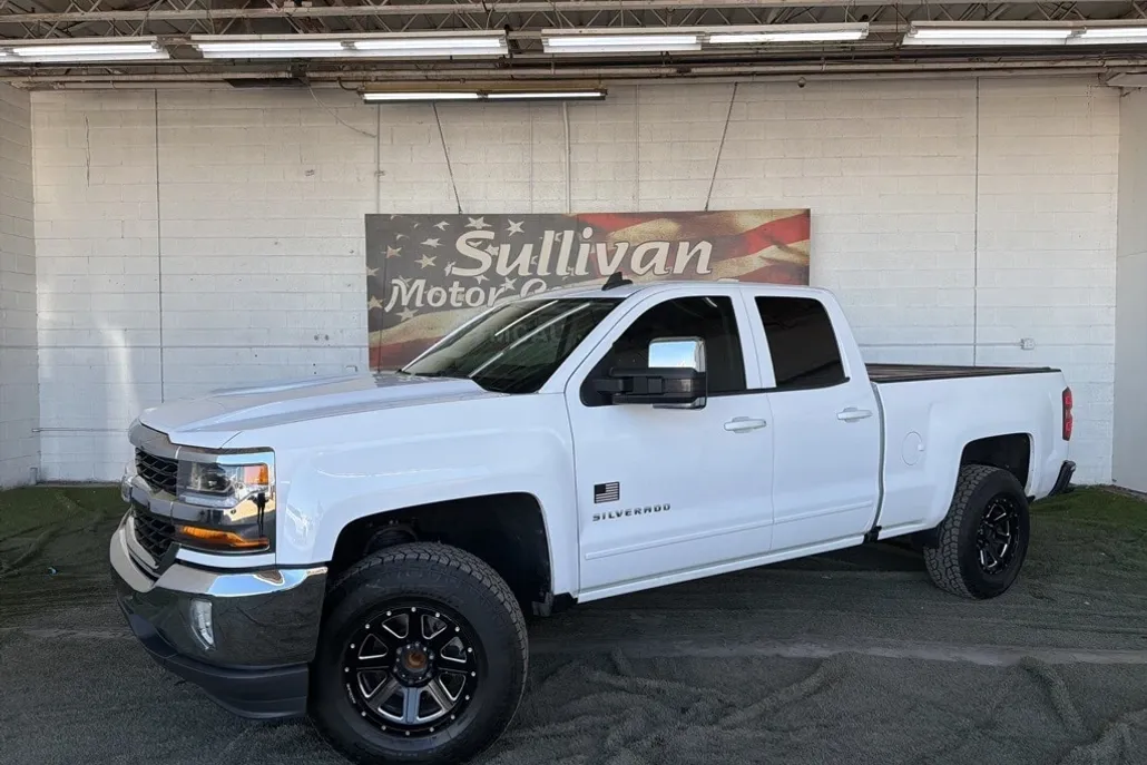 2018 Chevrolet Silverado 1500 LT photo 1