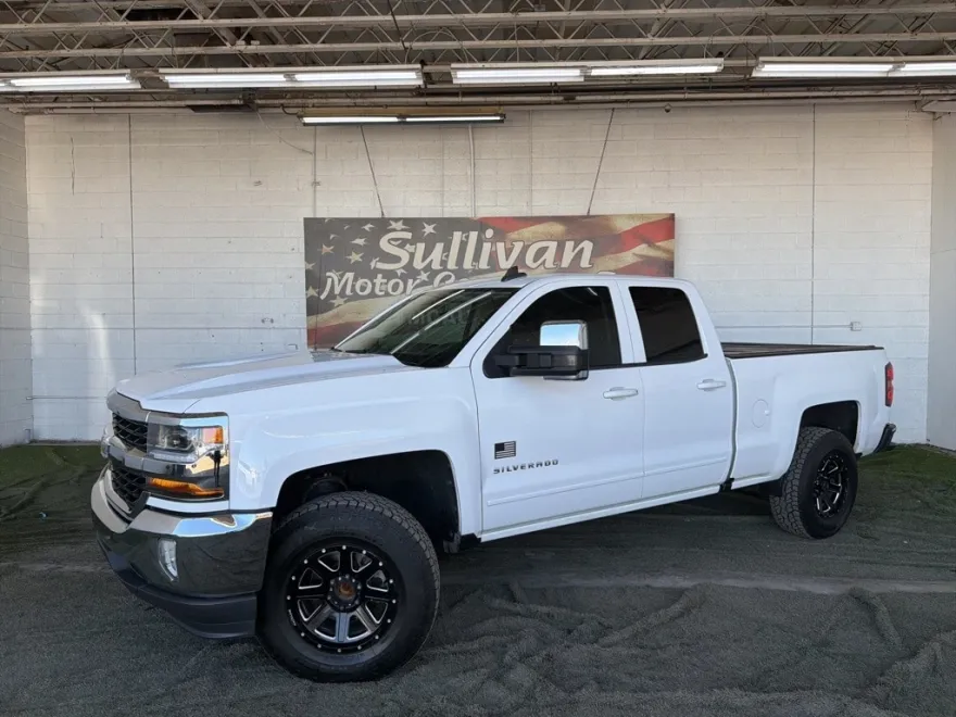 2018 Chevrolet Silverado 1500 LT photo 1