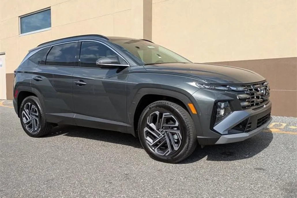 2025 Hyundai Tucson Hybrid Limited photo 1