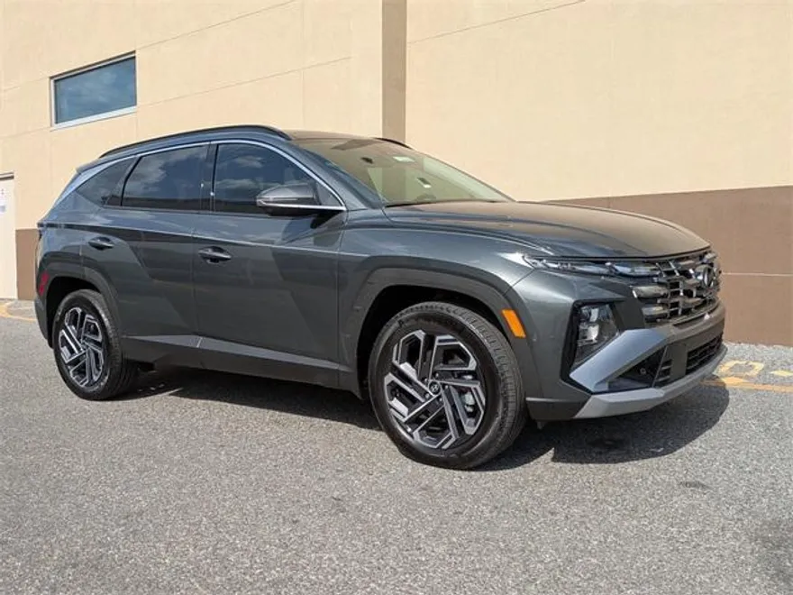 2025 Hyundai Tucson Hybrid Limited photo 1