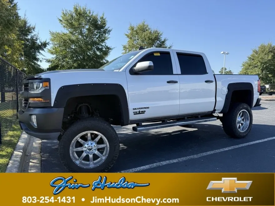 2018 Chevrolet Silverado 1500 LT photo 1