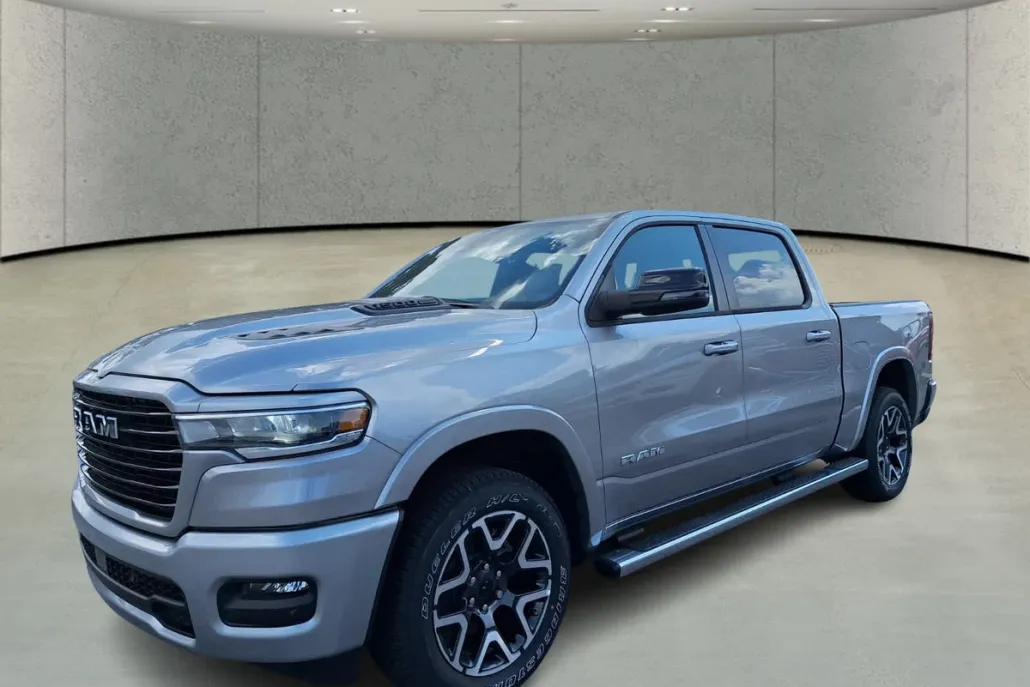 2025 Ram 1500 Laramie photo 1