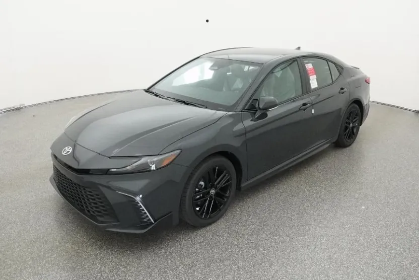 2025 Toyota Camry SE photo 1