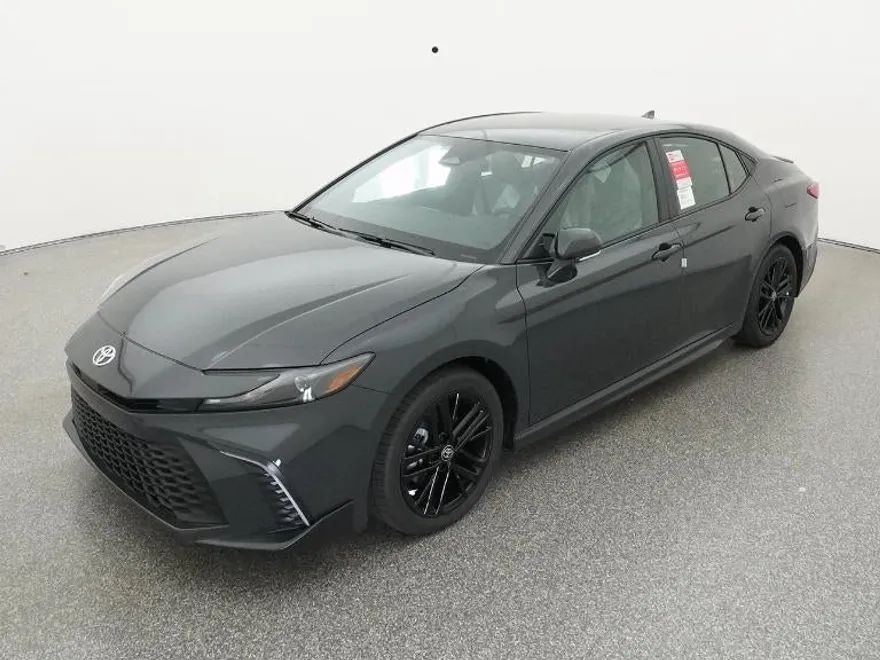 2025 Toyota Camry SE photo 1