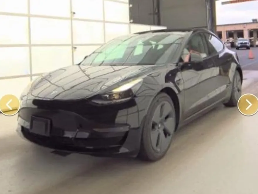 2021 Tesla Model 3 Standard Range Plus photo 1