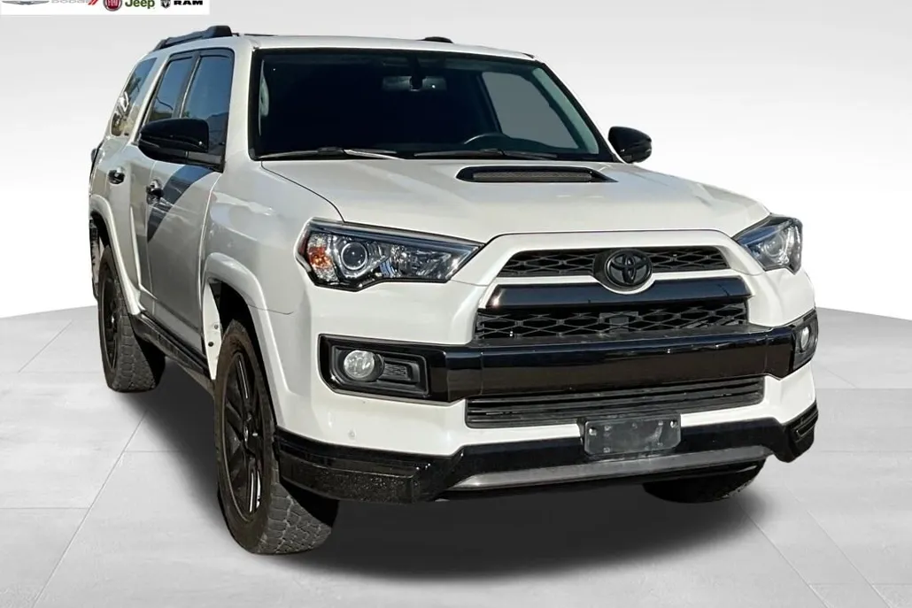 2023 Toyota 4Runner SR5 photo 1