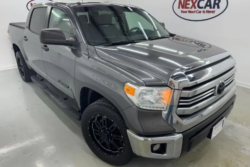 2016 Toyota Tundra SR5 photo 1