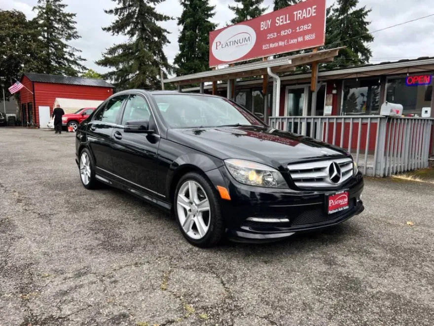 2011 Mercedes Benz C 300 photo 1
