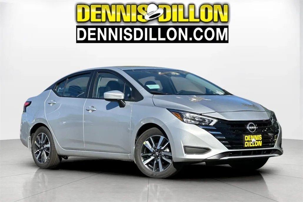 2025 Nissan Versa 1.6 SV photo 1