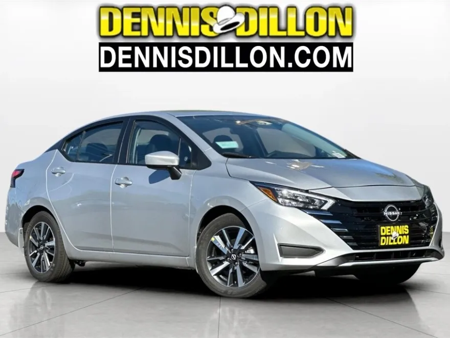 2025 Nissan Versa 1.6 SV photo 1