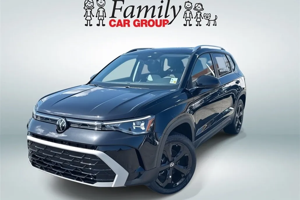 2025 Volkswagen Taos SEL photo 1