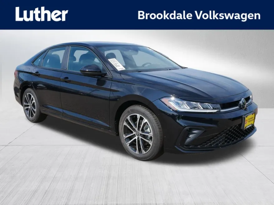 2025 Volkswagen Jetta Sport photo 1