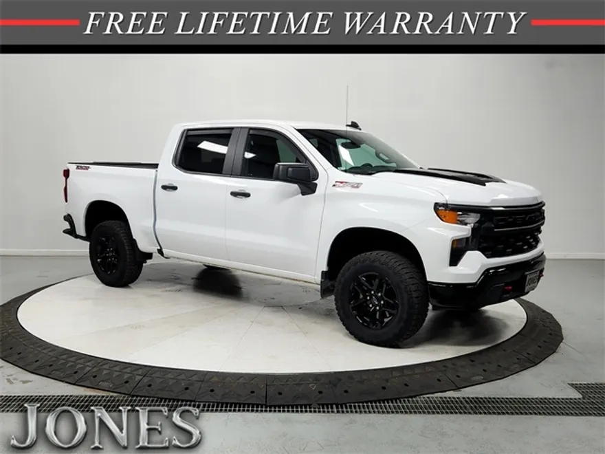 2025 Chevrolet Silverado 1500 Custom Trail Boss photo 1